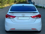 Hyundai Elantra-8