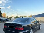 Mercedes E 240-4