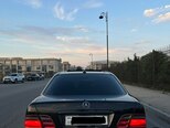 Mercedes E 240-21