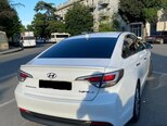 Hyundai Sonata-2