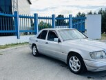 Mercedes 220 E-2