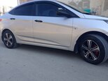 Hyundai Accent-5