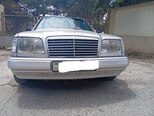 Mercedes 220 E-1