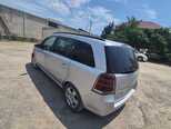 Opel Zafira-8