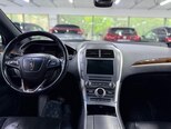 Lincoln MKZ-9