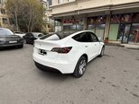 Tesla Model Y-5
