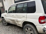 Mitsubishi Pajero io-6