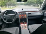 Mercedes E 220-3