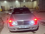 Mercedes E 270-1