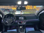 Hyundai Elantra-11