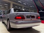 Mercedes E 280-9