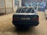 Mercedes E 240-4