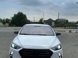 Hyundai Elantra-12