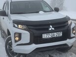 Mitsubishi L200-1