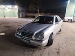 Mercedes E 220-1