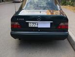Mercedes 220 E-2