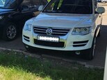 Volkswagen Touareg-1
