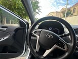 Hyundai Accent-12