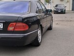 Mercedes E 240-5