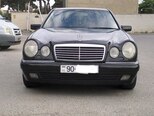 Mercedes E 240-1