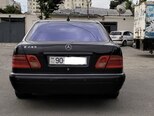Mercedes E 240-2