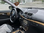 Mercedes E 220-11
