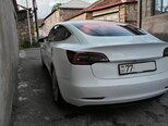 Tesla Model 3-10