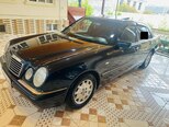 Mercedes E 240-1