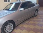 Mercedes E 270-8