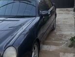 Mercedes E 240-2