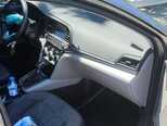 Hyundai Elantra-12