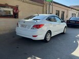 Hyundai Accent-4