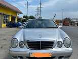 Mercedes E 240-1