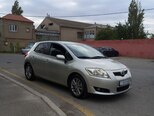 Toyota Auris-1