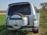 Mitsubishi Pajero-4