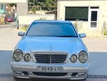 Mercedes E 220-1