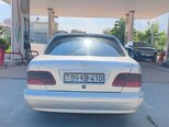 Mercedes E 220-2