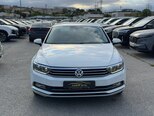 Volkswagen Passat-1