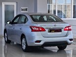 Nissan Sentra-10