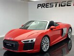Audi R8-1