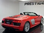 Audi R8-8