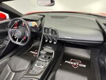 Audi R8-16