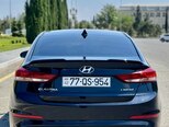 Hyundai Elantra-2