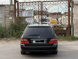 Mercedes E 220-11