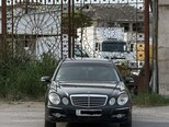 Mercedes E 220-1