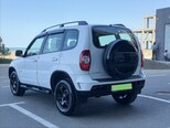 Chevrolet Niva-8