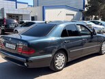 Mercedes E 270-6