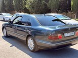 Mercedes E 270-7