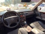 Mercedes E 270-8