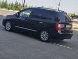 Kia Carens-8
